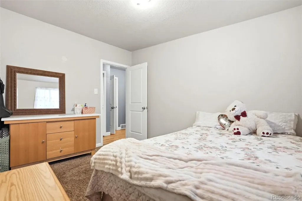 1225 Dallas Street Aurora CO 80010