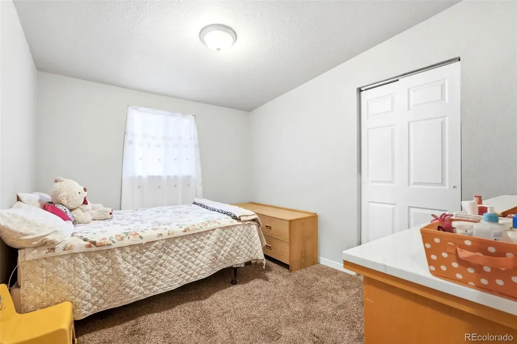 1225 Dallas Street Aurora CO 80010