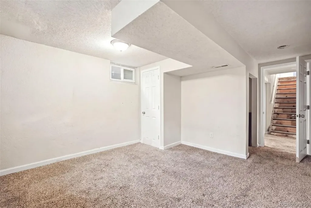 1225 Dallas Street Aurora CO 80010