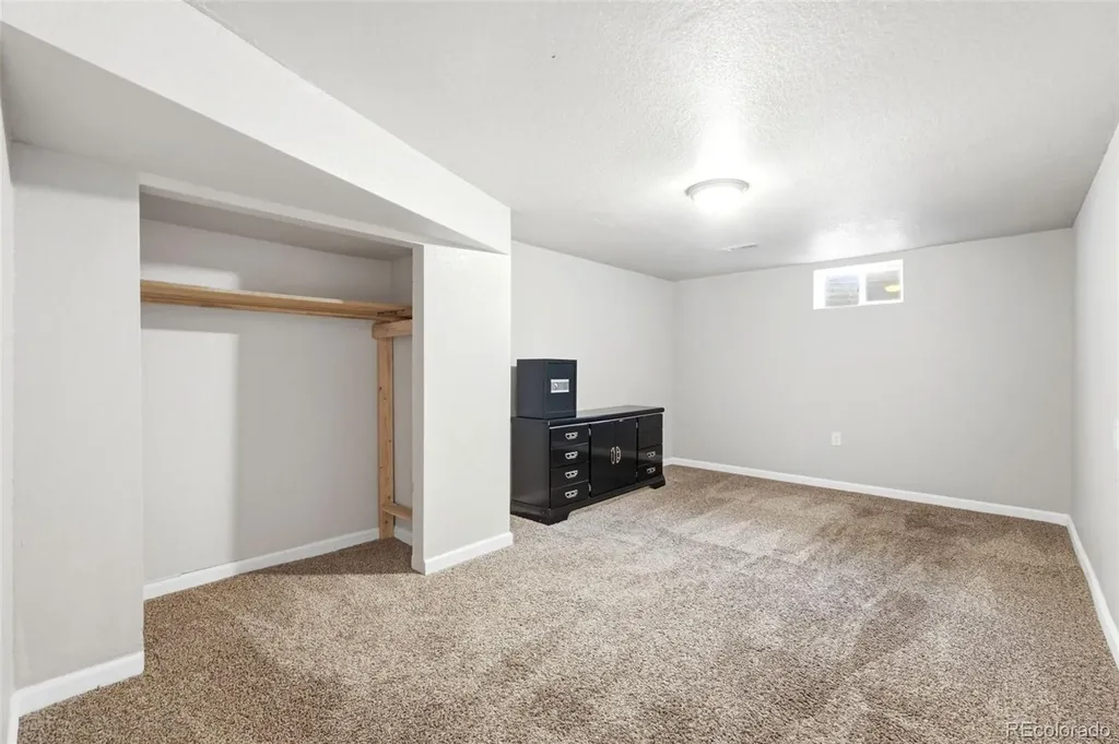 1225 Dallas Street Aurora CO 80010