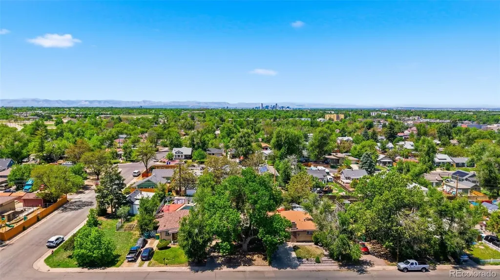 1225 Dallas Street Aurora CO 80010