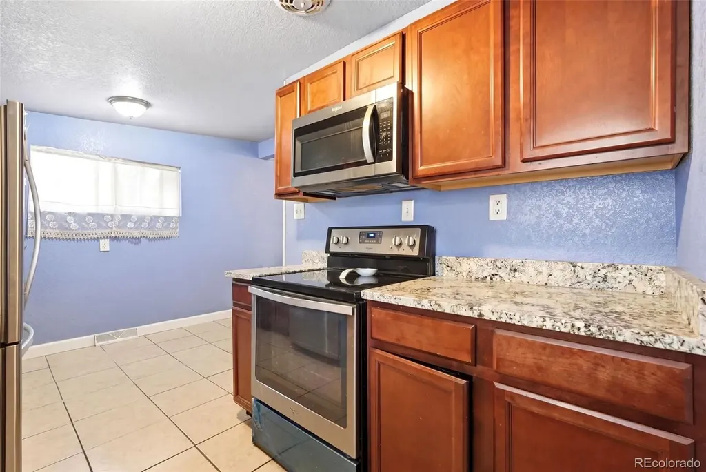 1225 Dallas Street Aurora CO 80010