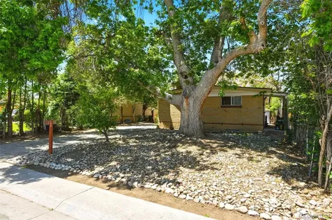 1225 Dallas Street Aurora CO 80010