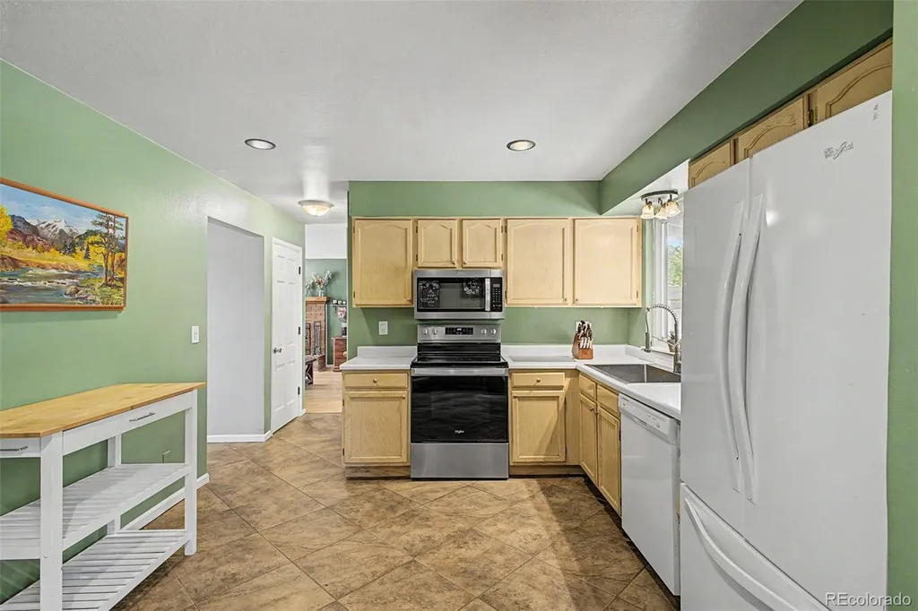 2405 S Granby Way Aurora CO 80014