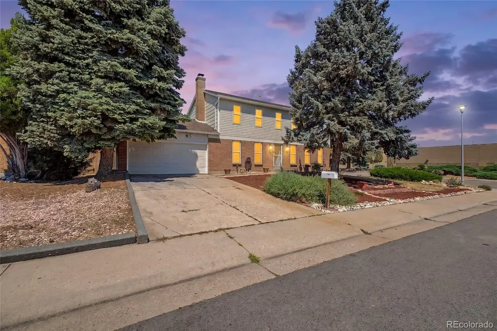 2405 S Granby Way Aurora CO 80014