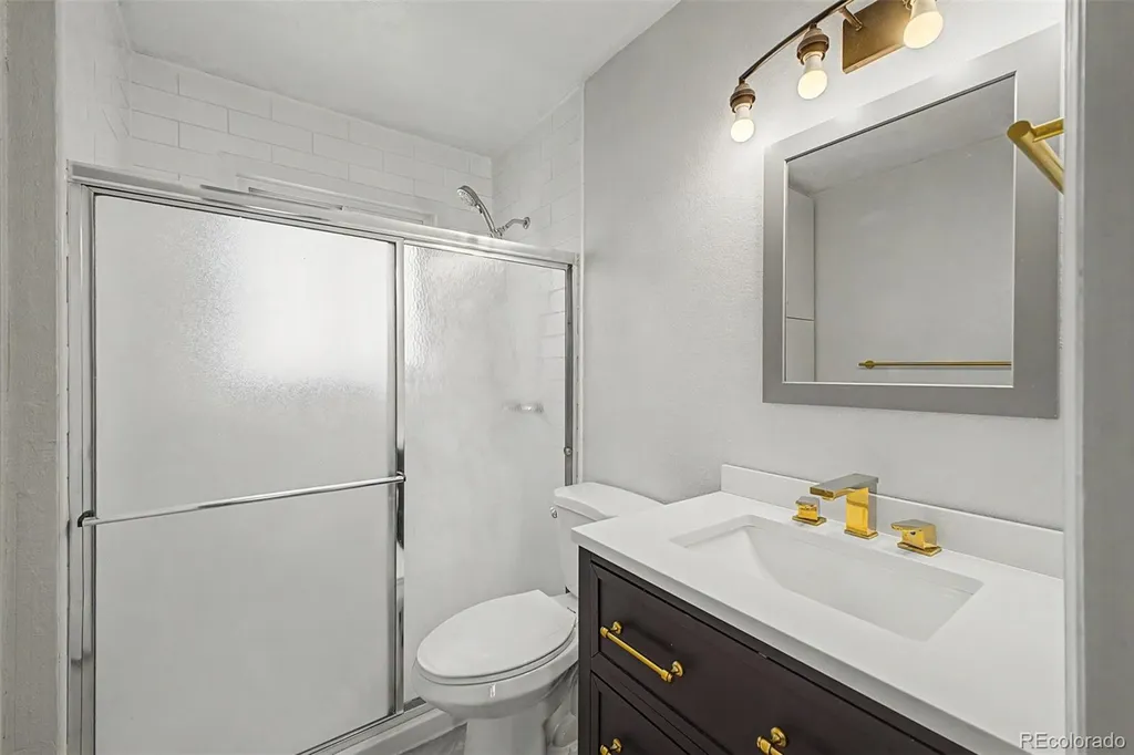 2405 S Granby Way Aurora CO 80014