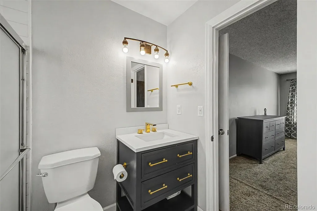 2405 S Granby Way Aurora CO 80014