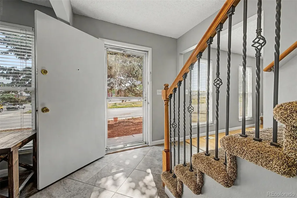 2405 S Granby Way Aurora CO 80014
