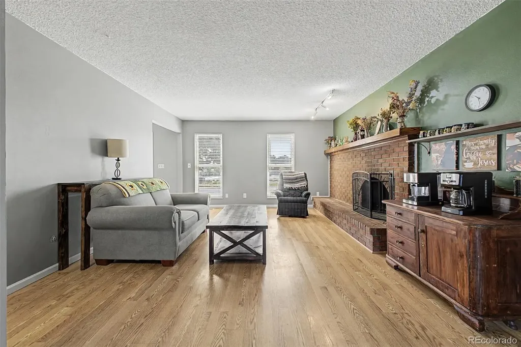 2405 S Granby Way Aurora CO 80014