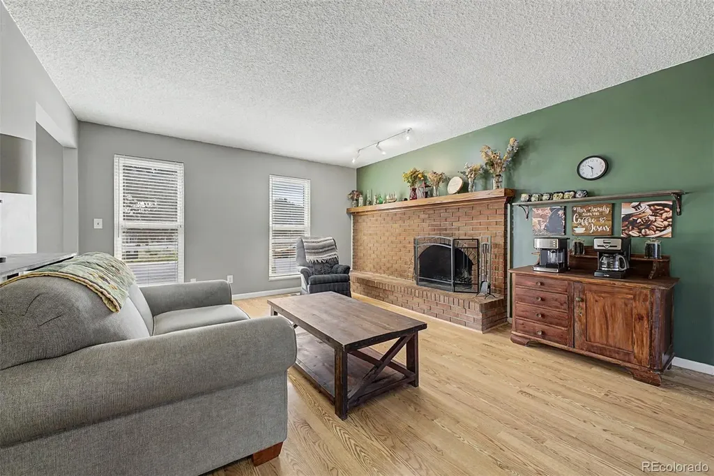 2405 S Granby Way Aurora CO 80014