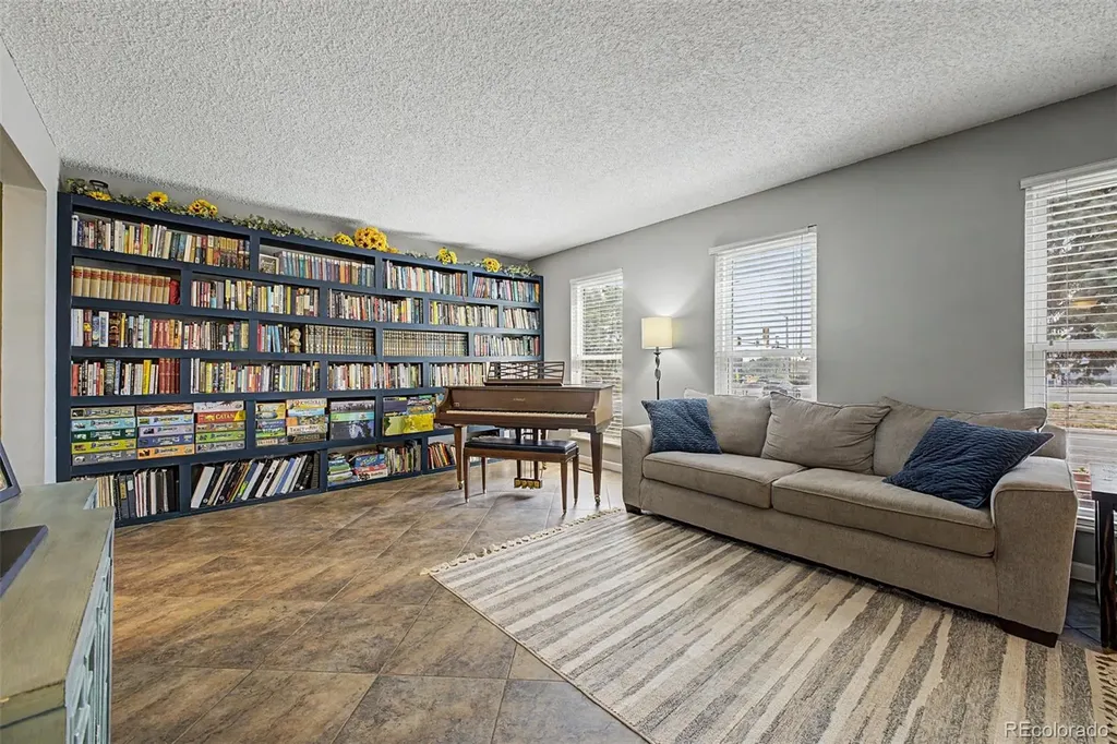 2405 S Granby Way Aurora CO 80014