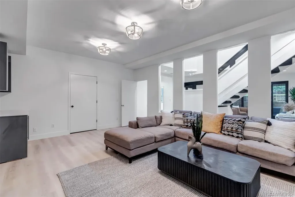 5200 Sunset Drive Bow Mar CO 80123