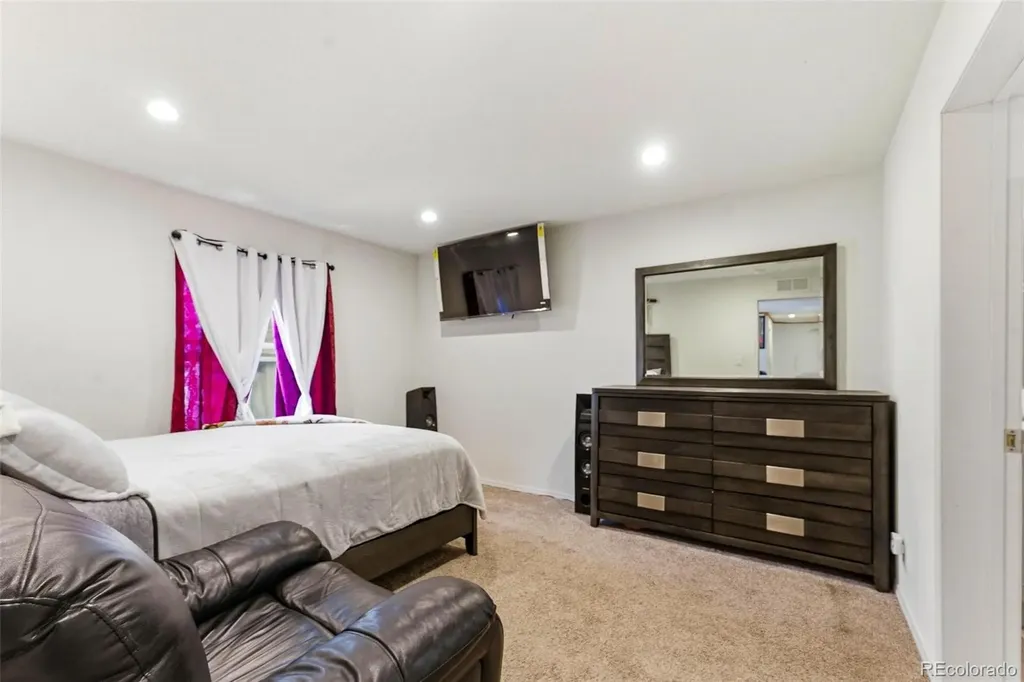 1828 Pitkin Street Aurora CO 80011