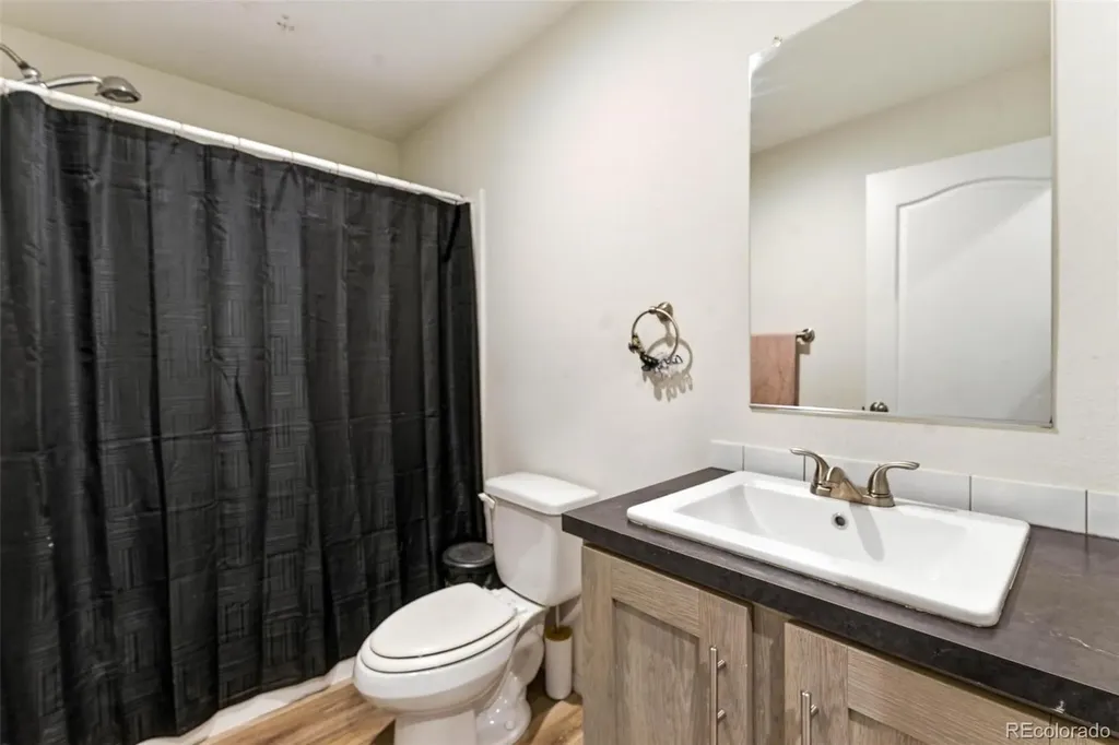 1828 Pitkin Street Aurora CO 80011