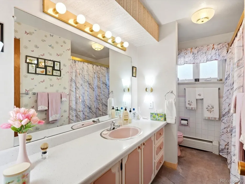 1855 S Ammons Street Denver CO 80232