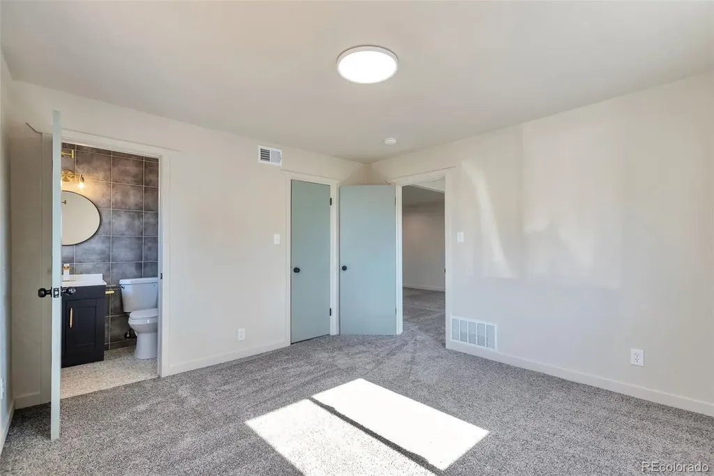 815 Zion Street Aurora CO 80011
