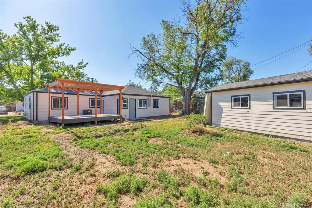 815 Zion Street Aurora CO 80011