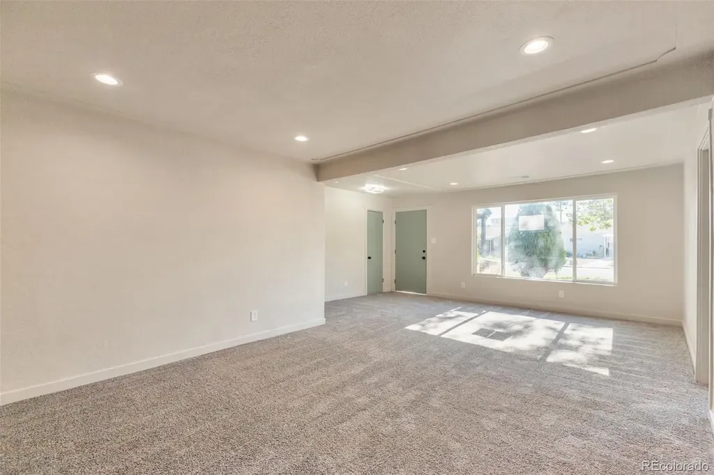 815 Zion Street Aurora CO 80011