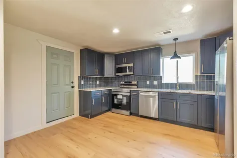 815 Zion Street Aurora CO 80011