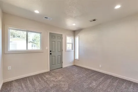 815 Zion Street Aurora CO 80011