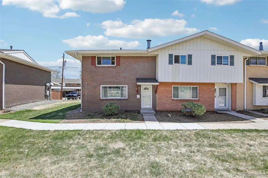 9044 E Nassau Avenue Denver CO 80237