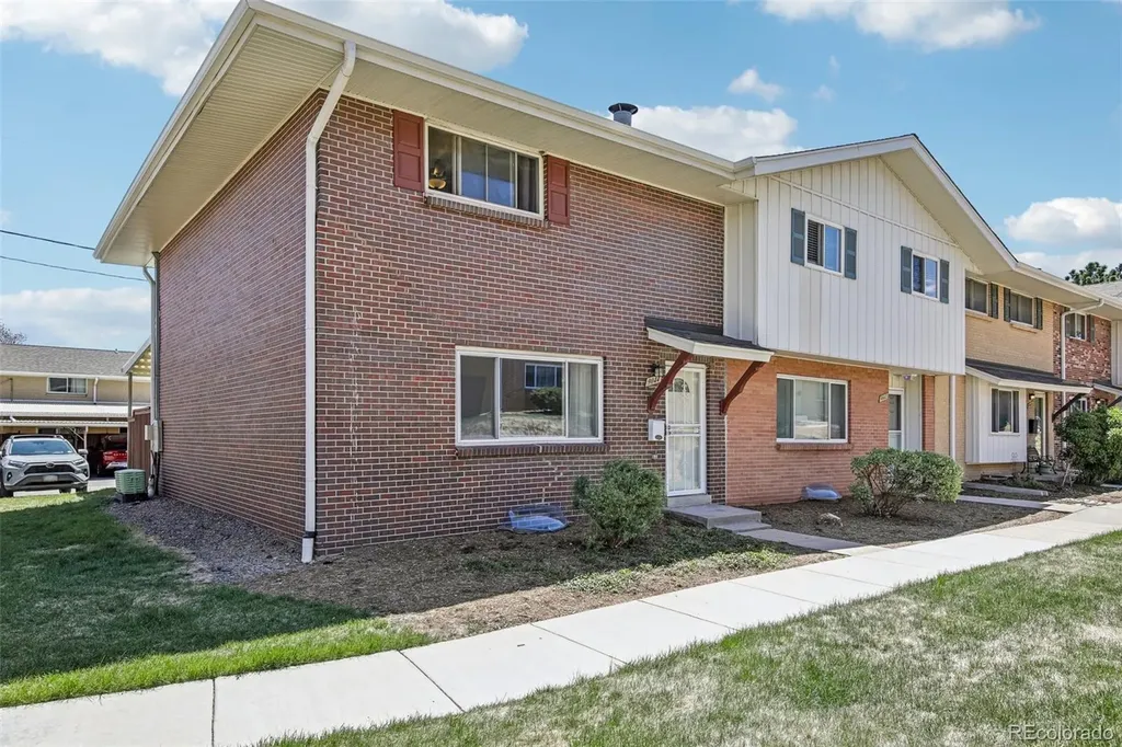 9044 E Nassau Avenue Denver CO 80237