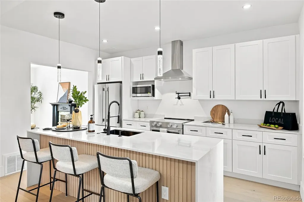 2931 N Marion Street Denver CO 80205