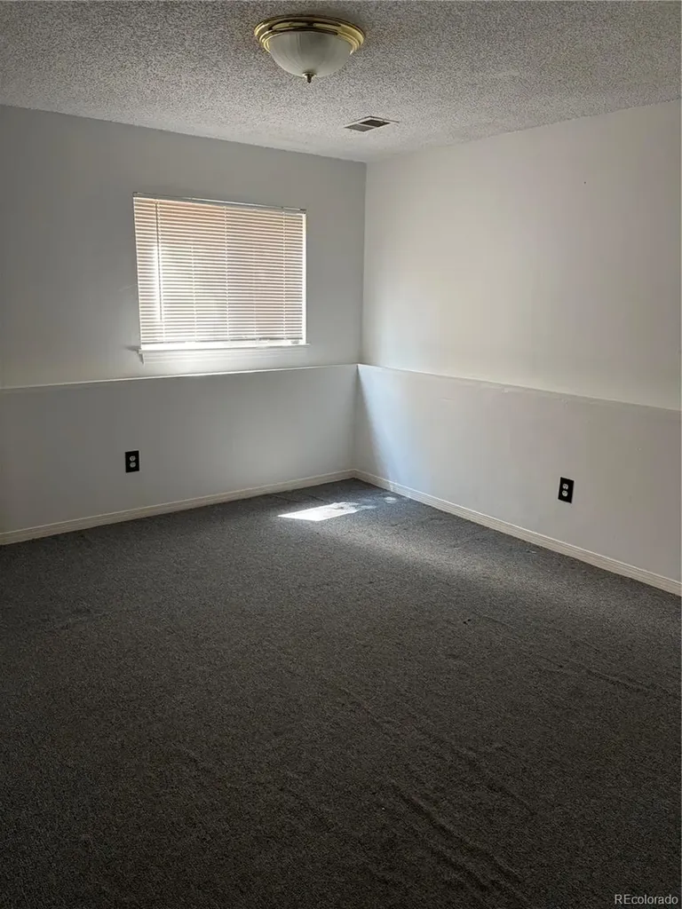 1553 S Carson Street Aurora CO 80012