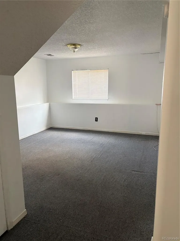 1553 S Carson Street Aurora CO 80012