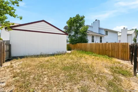 1553 S Carson Street Aurora CO 80012