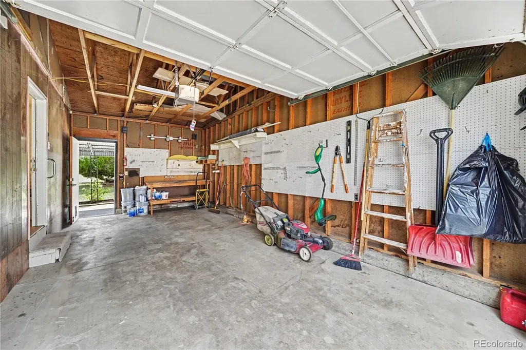 1076 Maxwell Street Colorado Springs CO 80906