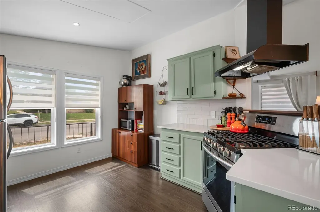 1436 Knox Court Denver CO 80204
