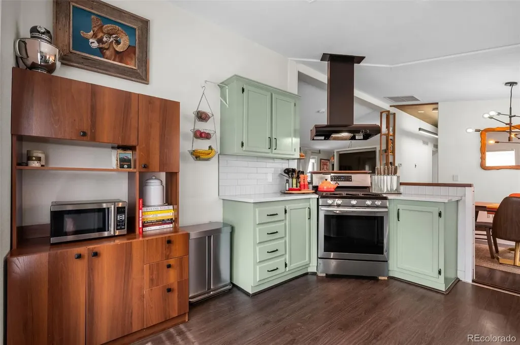 1436 Knox Court Denver CO 80204