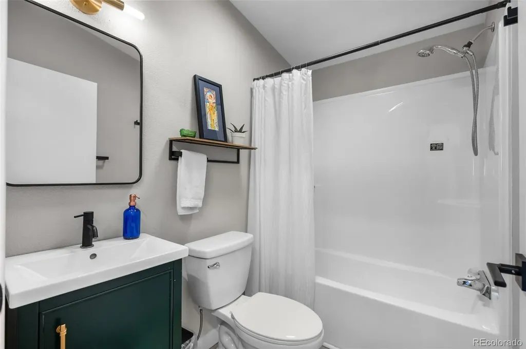 1436 Knox Court Denver CO 80204
