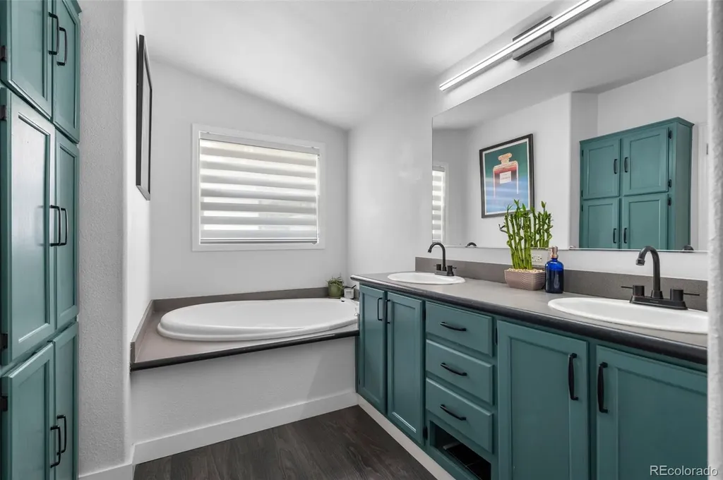 1436 Knox Court Denver CO 80204