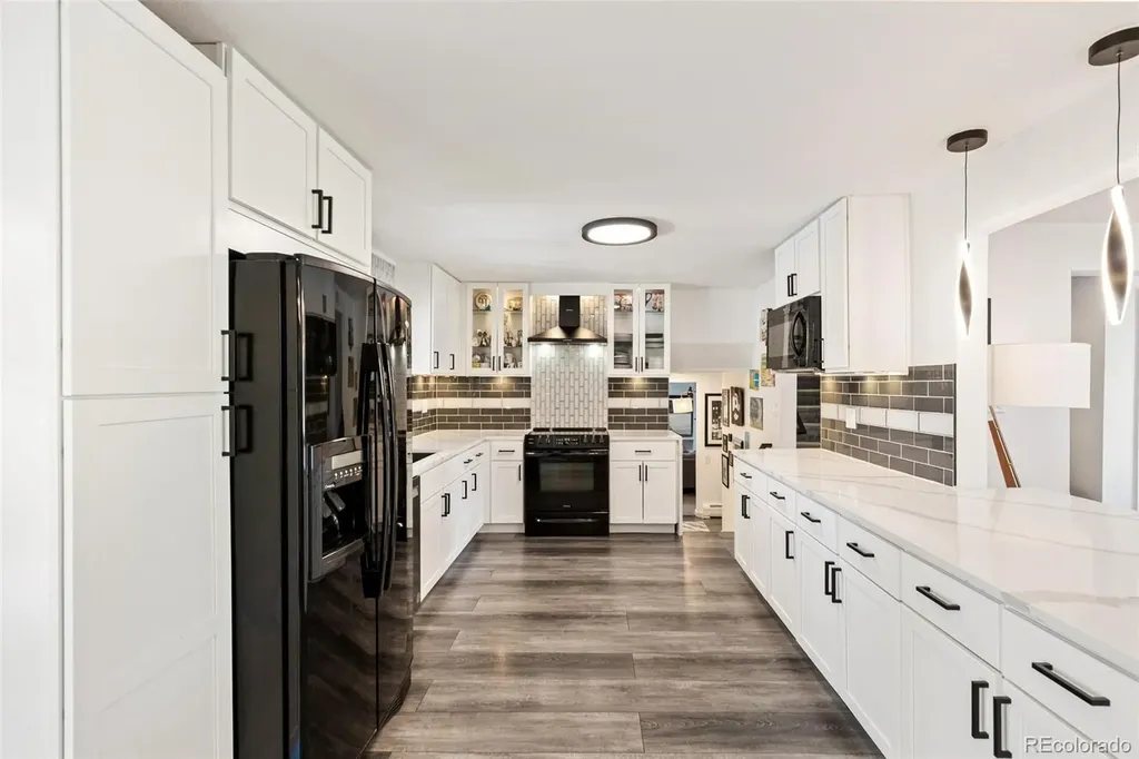 6083 S Lamar Drive Littleton CO 80123
