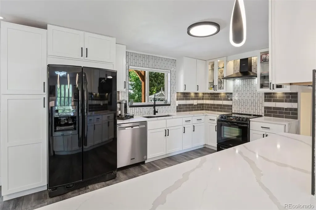 6083 S Lamar Drive Littleton CO 80123
