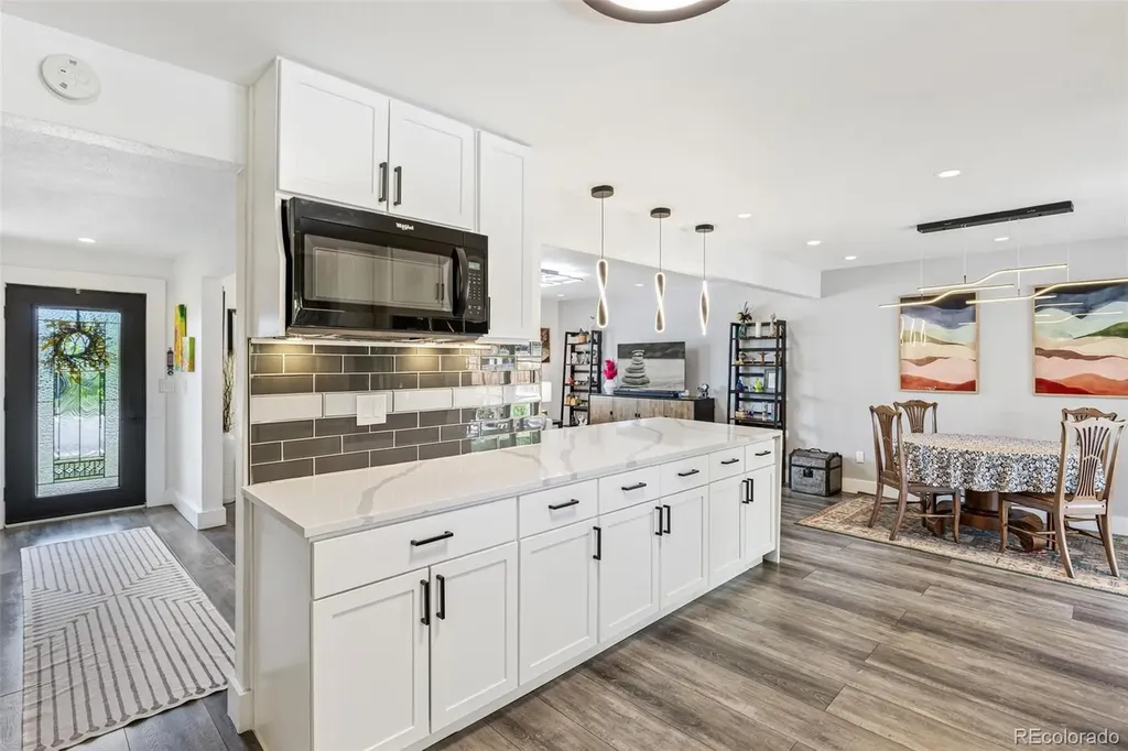 6083 S Lamar Drive Littleton CO 80123