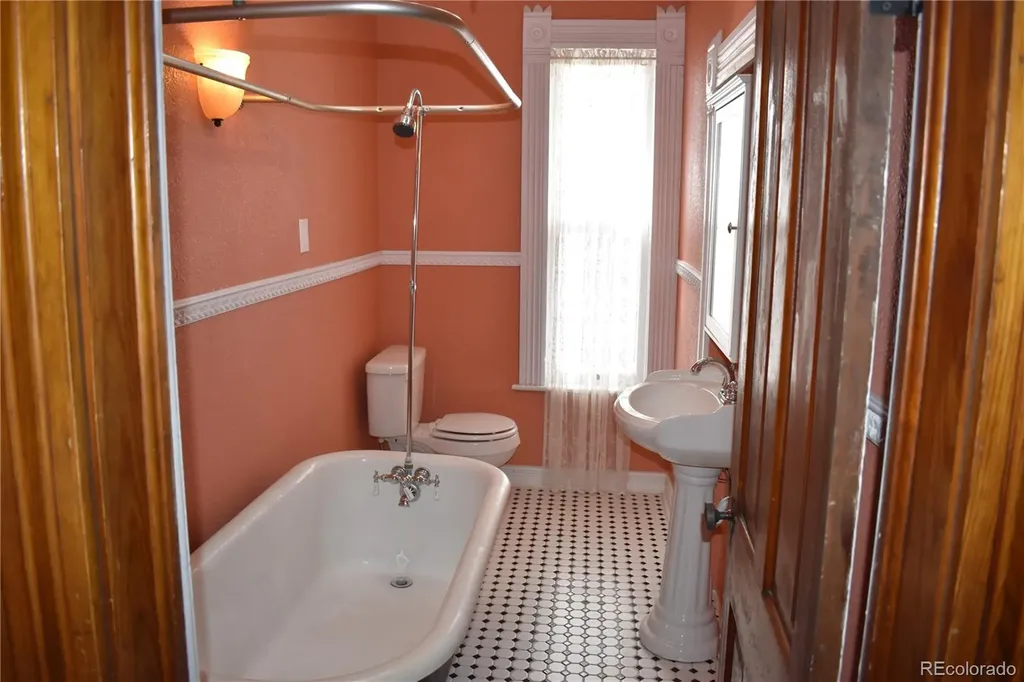 1707 Lake Avenue Pueblo CO 81004