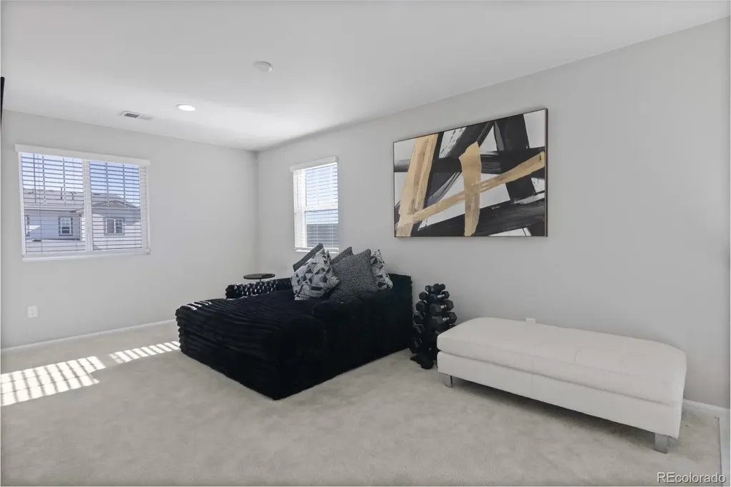 3856 Fultondale Street Aurora CO 80019