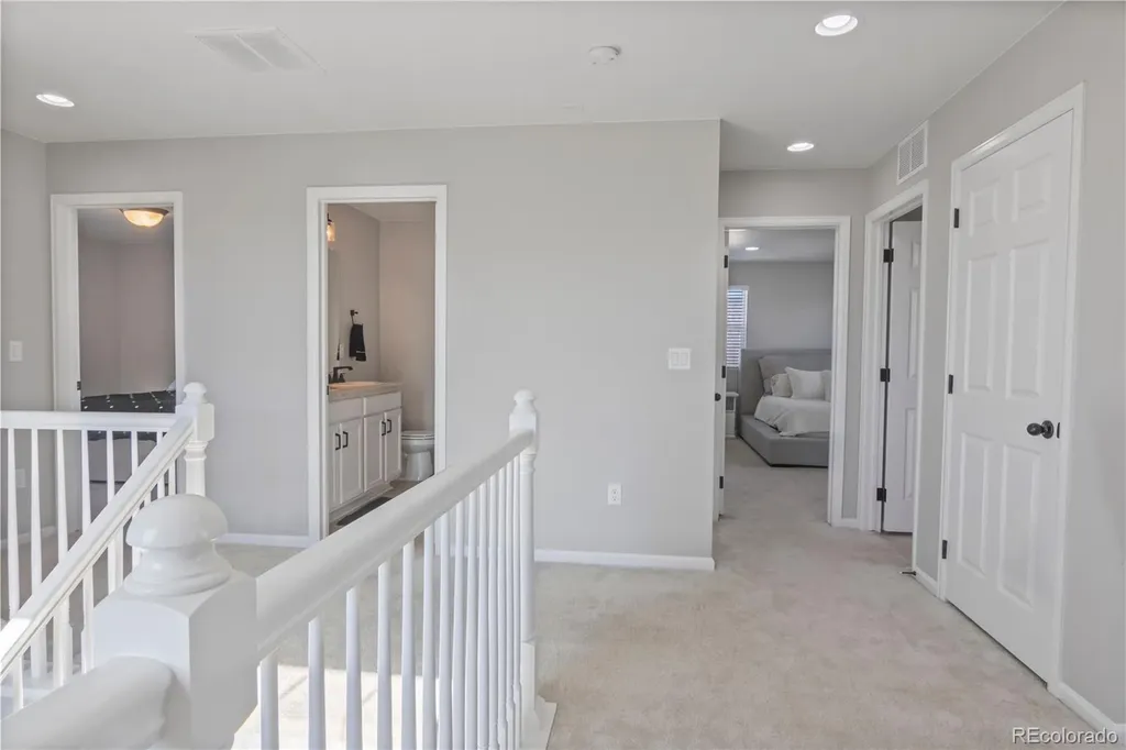3856 Fultondale Street Aurora CO 80019