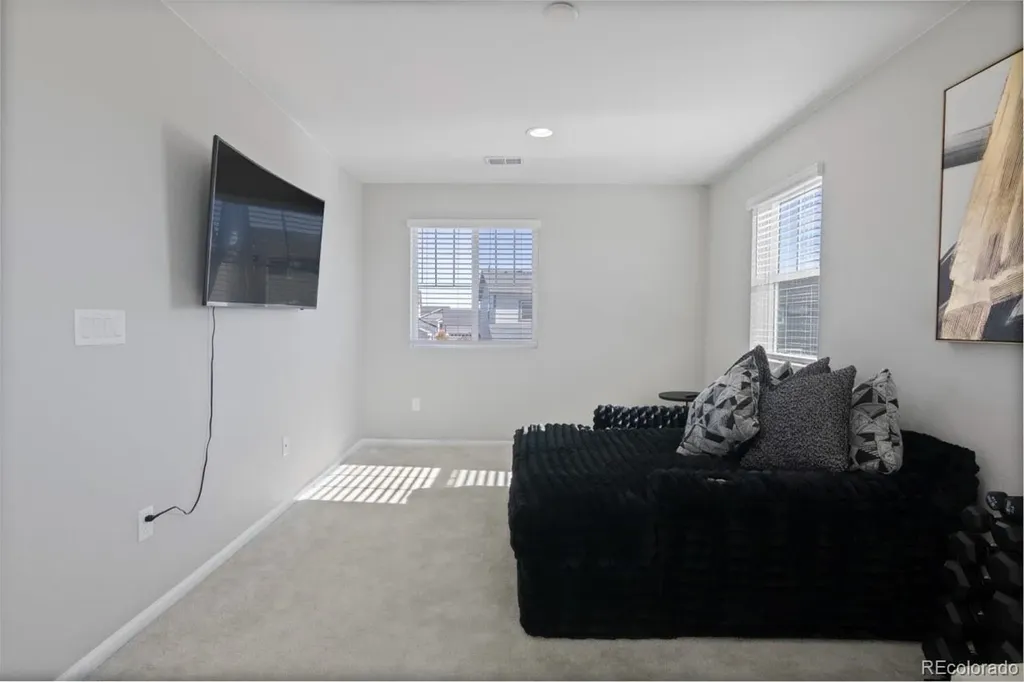 3856 Fultondale Street Aurora CO 80019