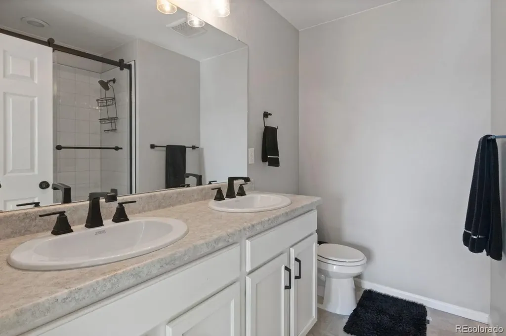 3856 Fultondale Street Aurora CO 80019