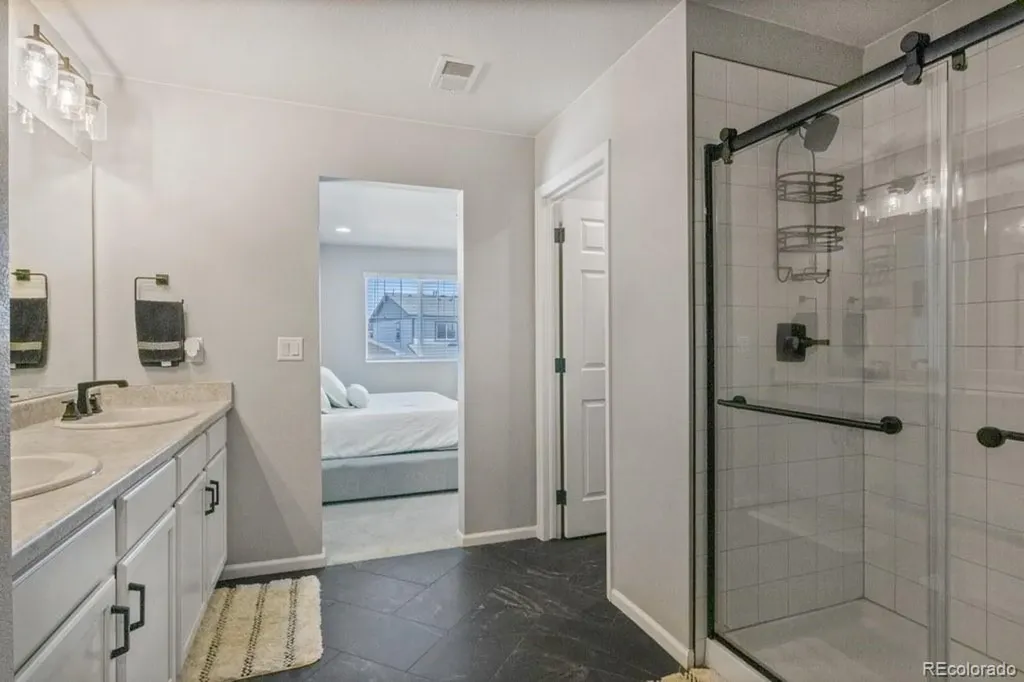 3856 Fultondale Street Aurora CO 80019