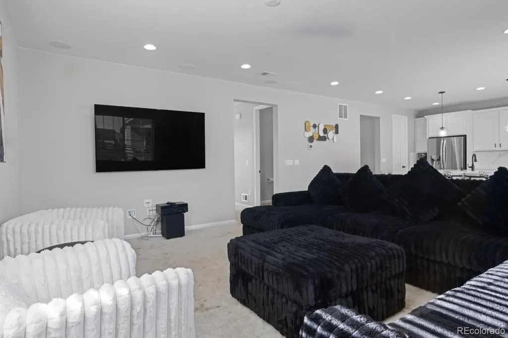 3856 Fultondale Street Aurora CO 80019
