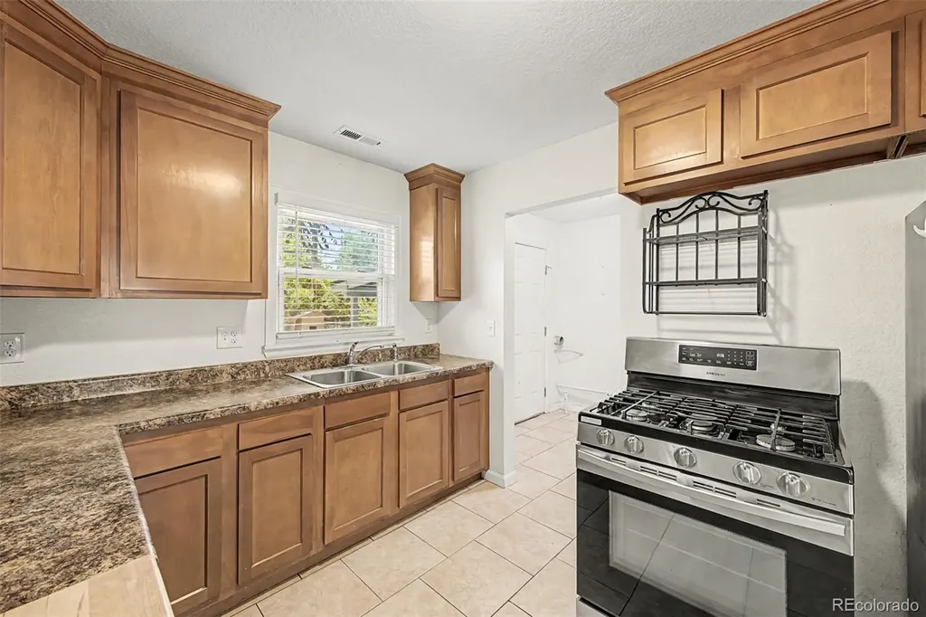 1343 Havana Street Aurora CO 80010