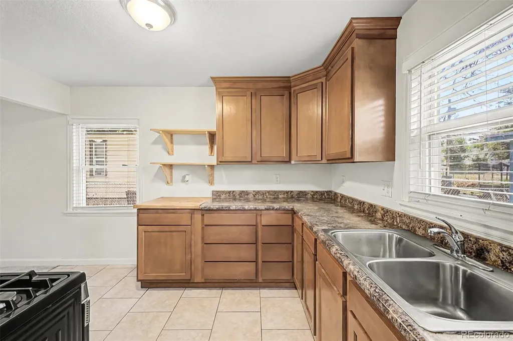 1343 Havana Street Aurora CO 80010