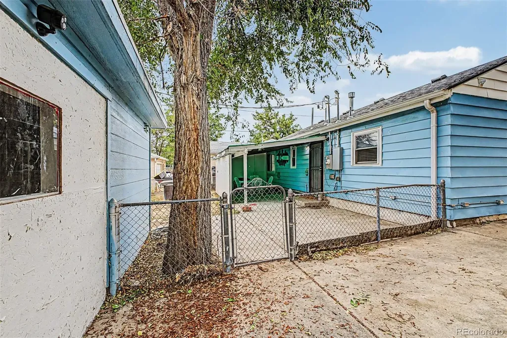 1343 Havana Street Aurora CO 80010