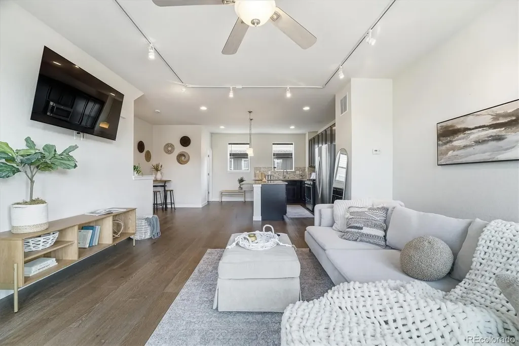 704 E Hinsdale Avenue Littleton CO 80122