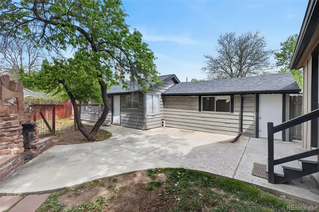 2085 Fenton Street Edgewater CO 80214